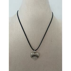 middle sister necklace